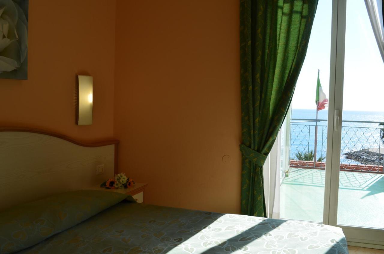 Hotel Moresco Marina dʼMarina dʼAndora Exterior foto